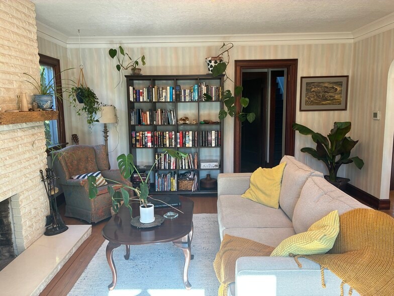 Building Photo - 834 SE 72nd Ave