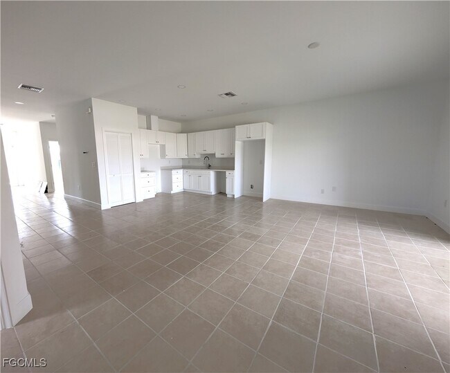 Building Photo - 1103 Harold Ave S