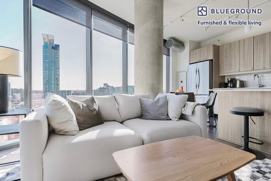 Building Photo - 730 W Couch Pl