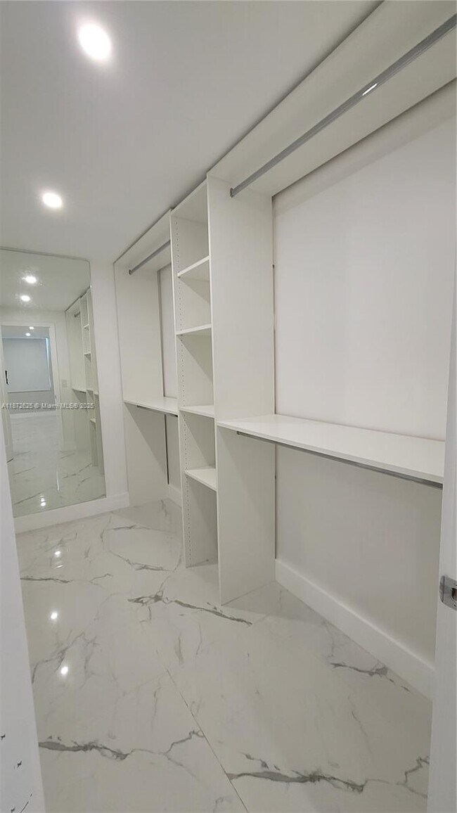 Building Photo - 6039 Collins Ave