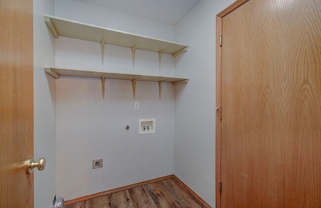 Building Photo - Moore 12918 &amp; 5000