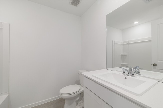 Building Photo - 26718 Willow Ln