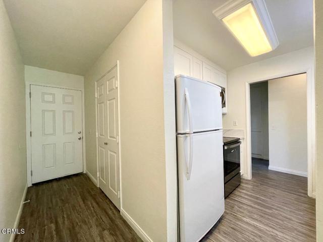 Building Photo - 248 E Surfside Dr