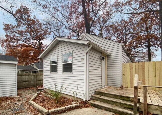 Primary Photo - 1405 Redwing Rd