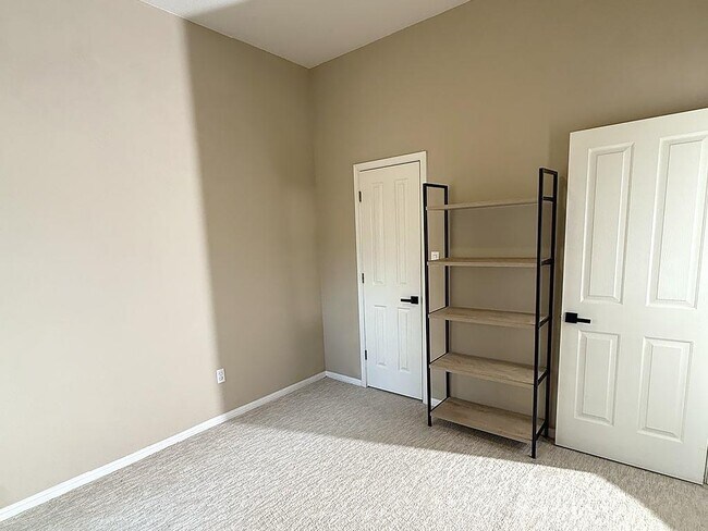 Building Photo - 1038 Cashew Ln