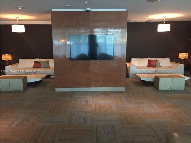 Building Photo - 951 Brickell Ave
