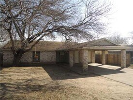 Building Photo - 5619 Jacaranda Dr