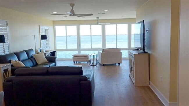 Building Photo - 6400 Flotilla Dr