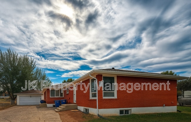 Primary Photo - 530 21st Ave NE