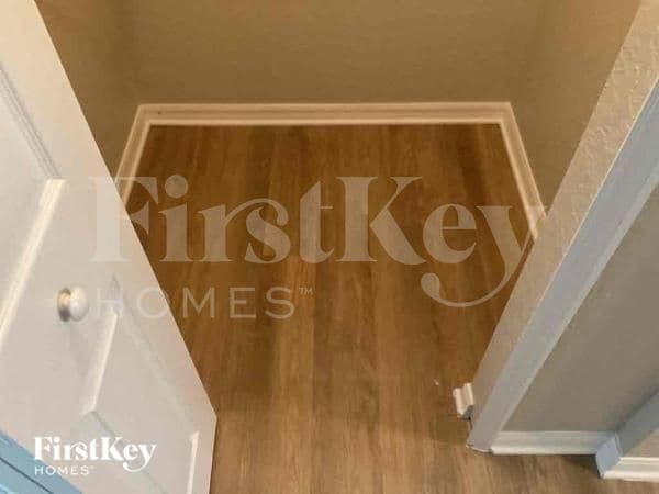 Building Photo - 408 SE 4th Terrace