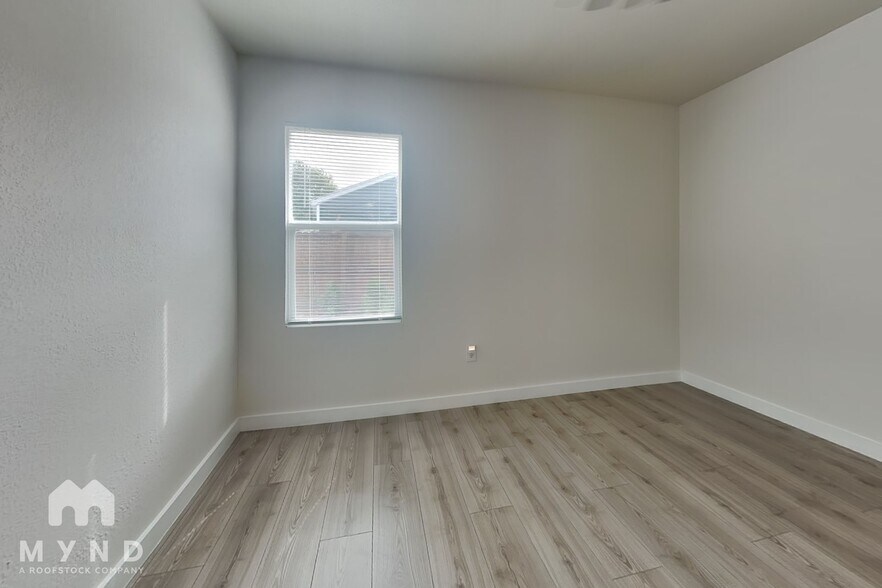 Building Photo - 11427 Broadmoor Dr