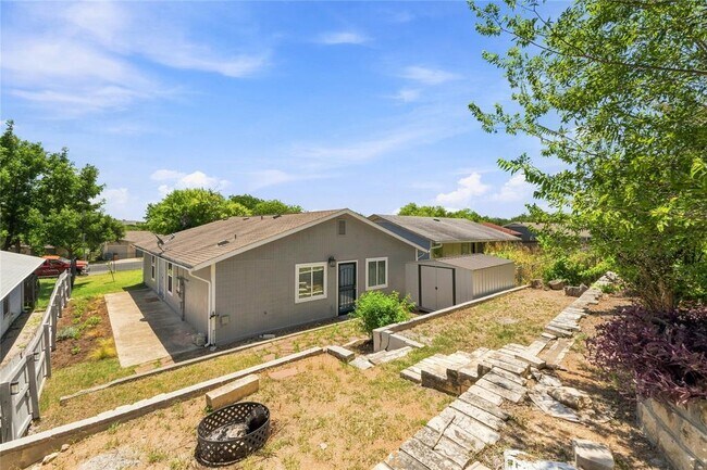 Building Photo - 7000 Shannon Dr