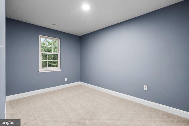 Building Photo - 3004 Piano Ln
