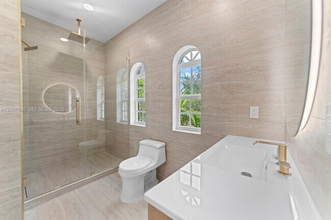 Building Photo - 3040 SW 44th Ct