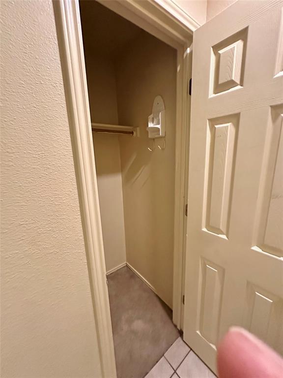 Building Photo - 6913 Sabrina Dr