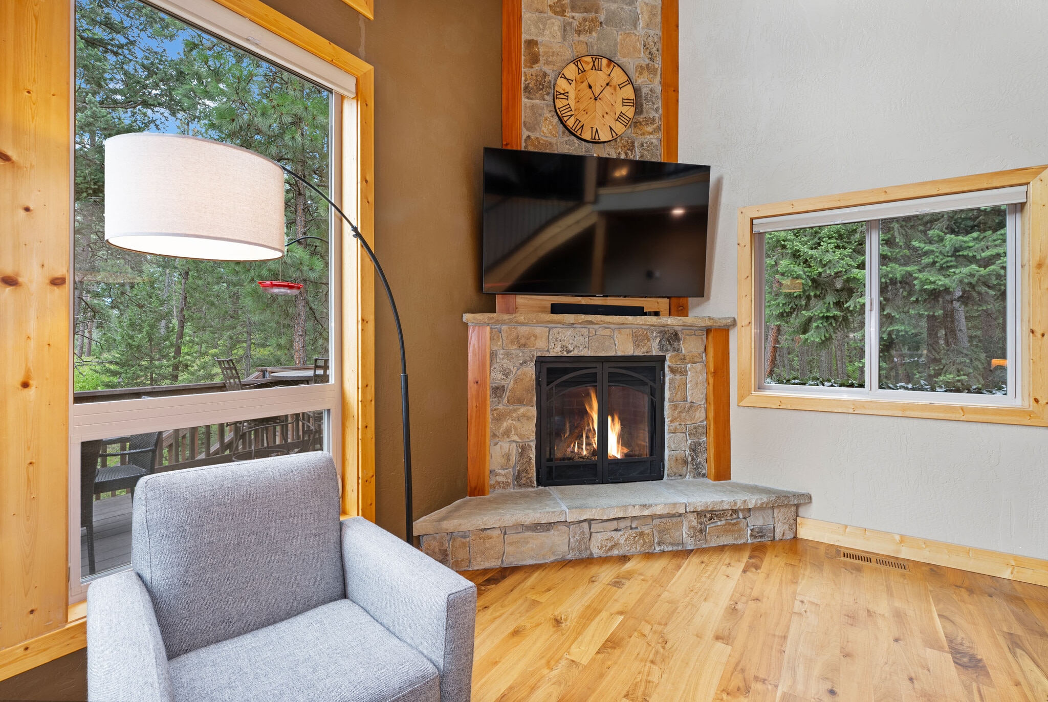 Building Photo - 14583 Sylvan Dr