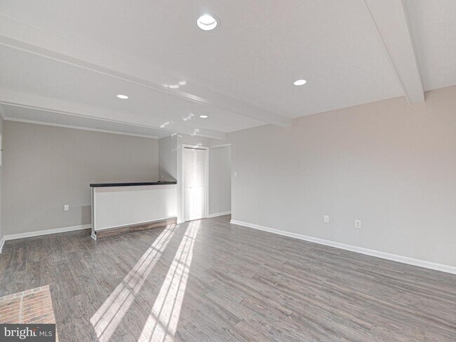 Building Photo - 10332 Mockingbird Pond Ct