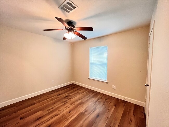 Building Photo - 4641 Orange Cir S