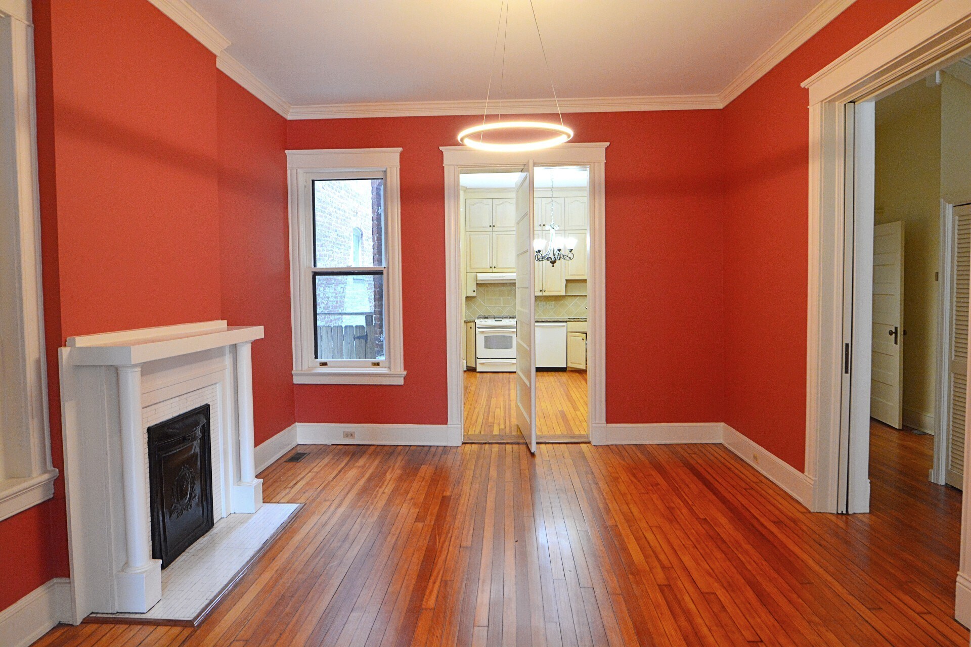 Building Photo - 2025 Grove Ave