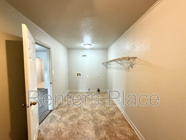 Building Photo - 6714 E Jasper St