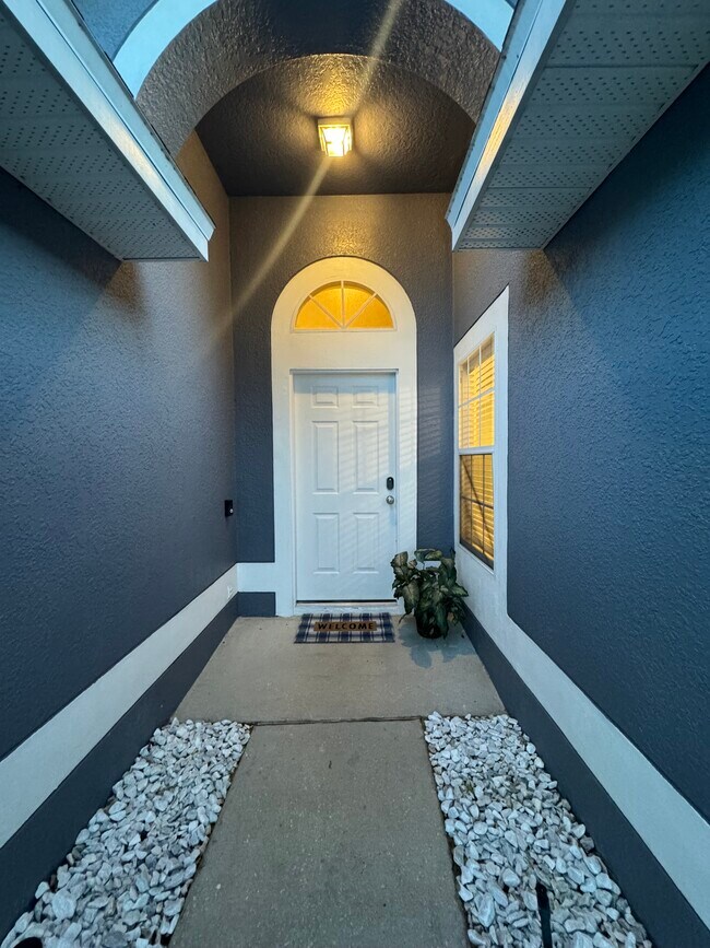 Building Photo - 322 Halstead Dr
