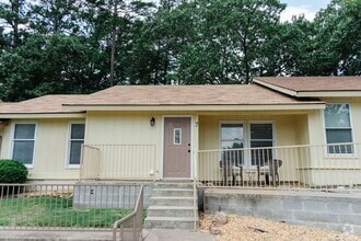 Building Photo - Completely Remodeled and updated