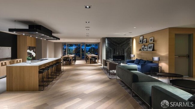 Building Photo - 333 Beale St