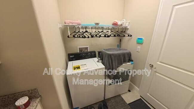 Building Photo - 2268 Spring Lake Ct