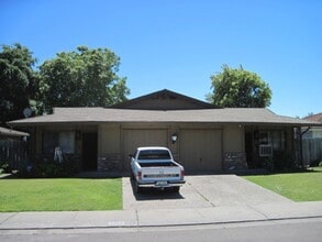 Building Photo - 2 Bedroom 1 Bathroom