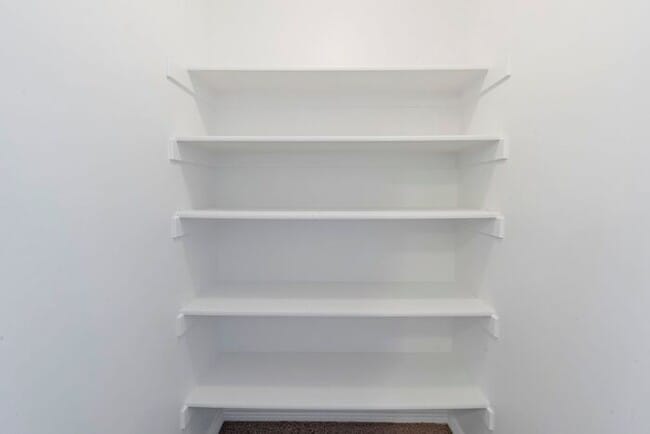 Building Photo - Bright Townhouse in Saratoga Springs w attached 2 car garage