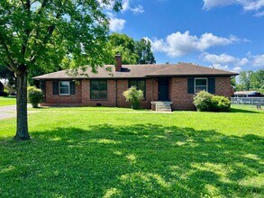 Building Photo - 3BR 1.5BA, All Brick Ranch Home *Fenced Backyard*