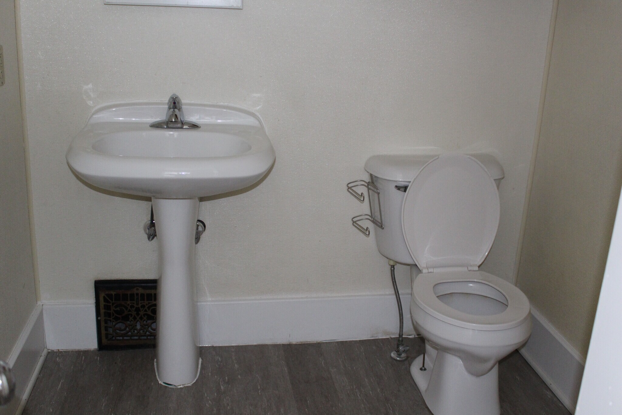 Building Photo - 514 Wheaton Ave