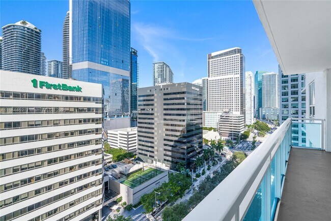 Building Photo - 951 Brickell Ave