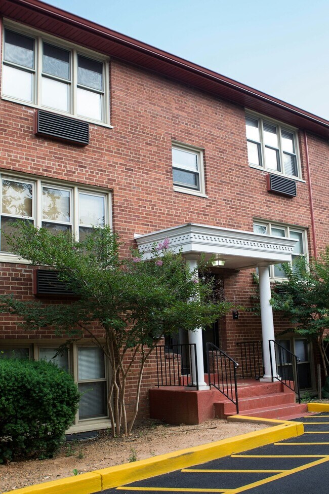 Building Photo - 2036 N Woodrow St