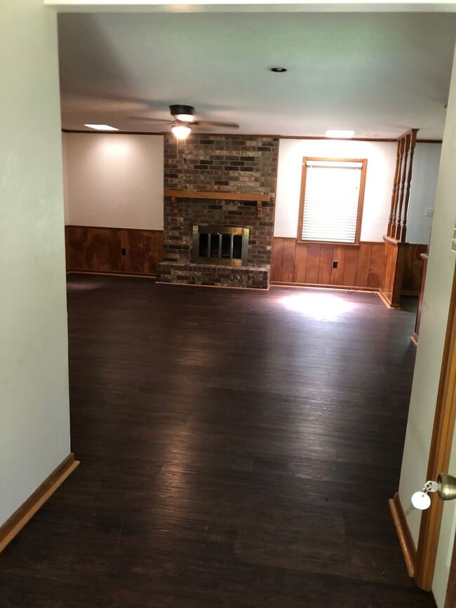 Building Photo - Charming 3-Bedroom Home in a Great Searcy Location!