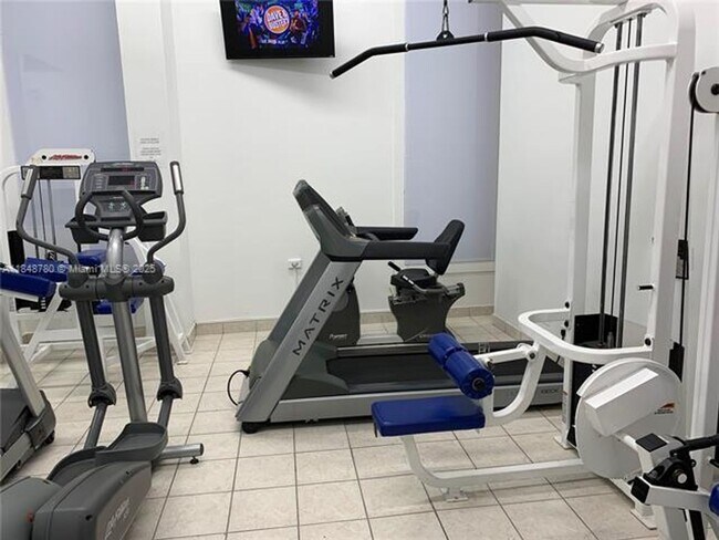 Building Photo - 6039 Collins Ave