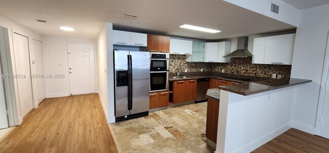 Building Photo - 170 SE 14th St