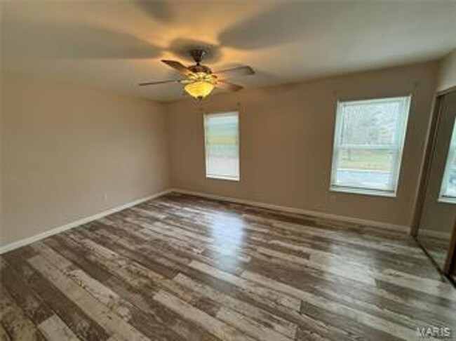 Building Photo - Bright and Inviting 3-Bedroom, 1.5-Bath Co...