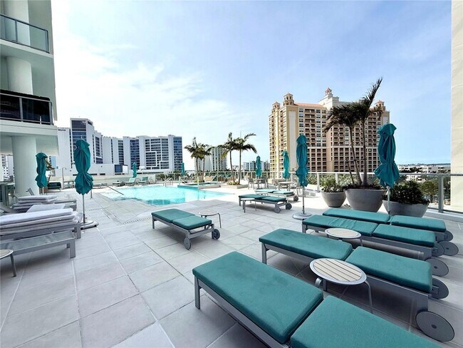 Building Photo - 301 Quay Cmn