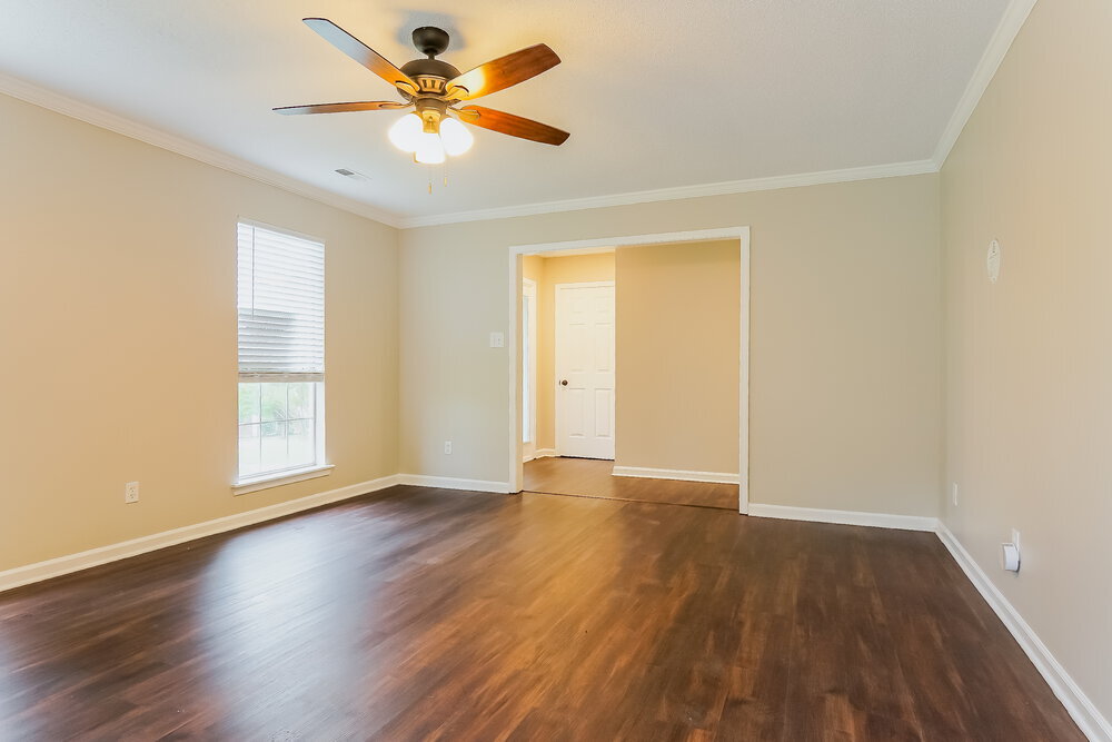 Building Photo - 215 Dolphin Ct