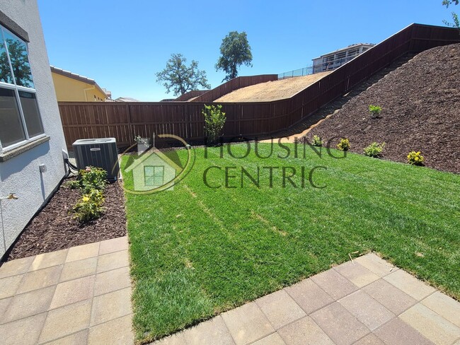 Building Photo - Luxurious Newer Construction Rental Home I...