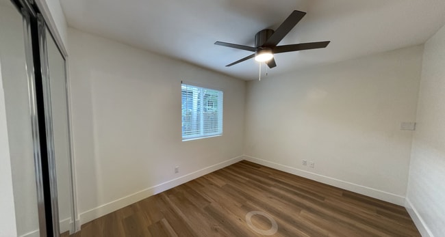 Building Photo - Massive Yard! 6 Bed / 2.5 Bath House on East Falls (Lease out, pending signatures. Check back in ...