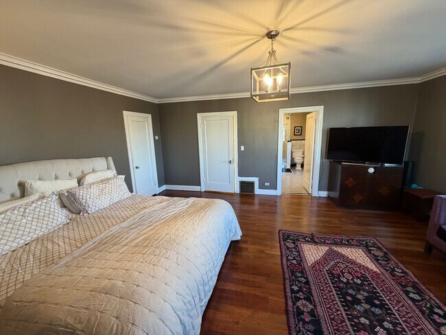 Building Photo - Elegant St. Francis Wood Residence - Available Furnished or Unfurnished