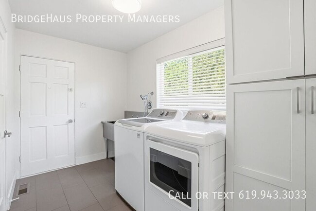 Building Photo - 3266 Goldfinch St