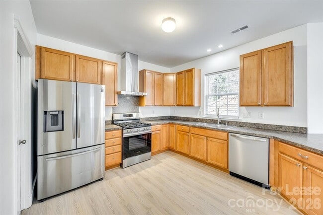 Building Photo - 3725 Planters Watch Dr