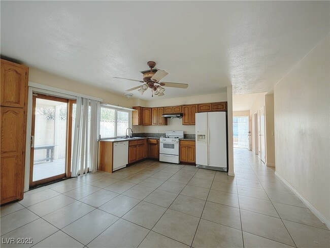 Building Photo - 6388 Mockingbird Ln