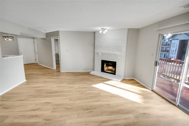 Building Photo - 321 Shirley Ridge Dr