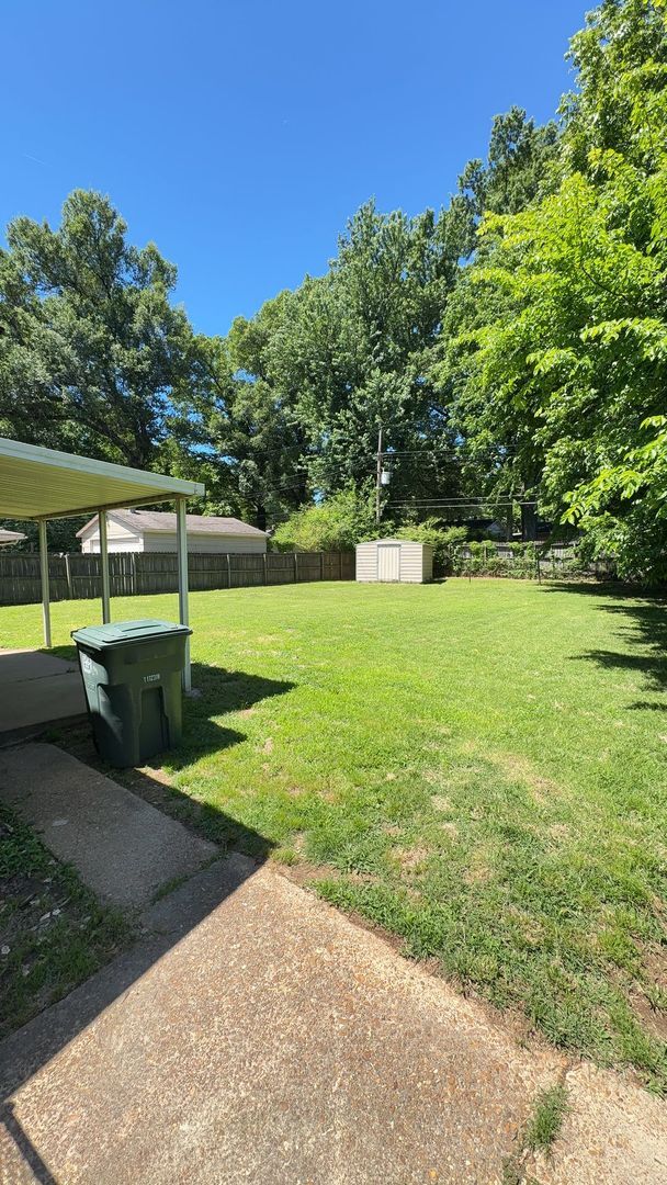 Building Photo - Newly Renovated Home in East Memphis