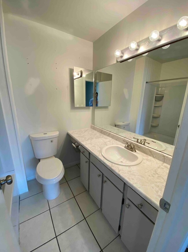 Building Photo - 2024 Goss St