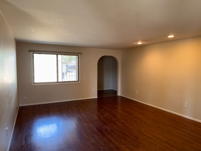 Building Photo - 3747 E Winchcomb Dr